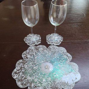 GET PATIO READY! Quaint wine set with tray